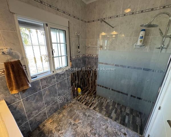 5 soveværelse Finca/Landehus til salg i Catral med swimmingpool - € 399.000 (Ref: 9203460)