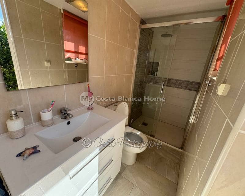 4 makuuhuone Huvila myytävänä paikassa Catral mukana uima-altaan - 369 995 € (Ref: 9235487)