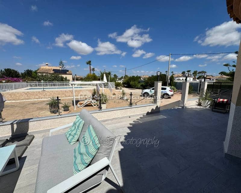 4 makuuhuone Huvila myytävänä paikassa Catral mukana uima-altaan - 369 995 € (Ref: 9235487)