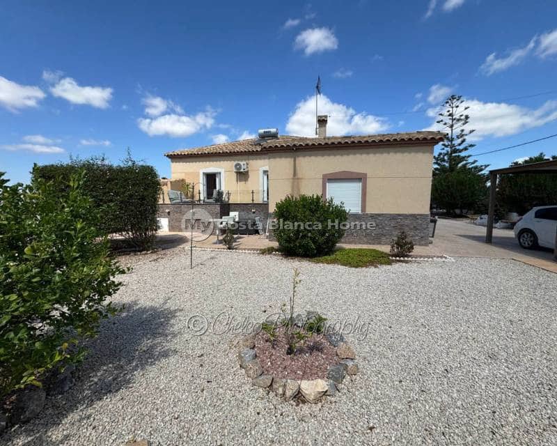 4 makuuhuone Huvila myytävänä paikassa Catral mukana uima-altaan - 369 995 € (Ref: 9235487)