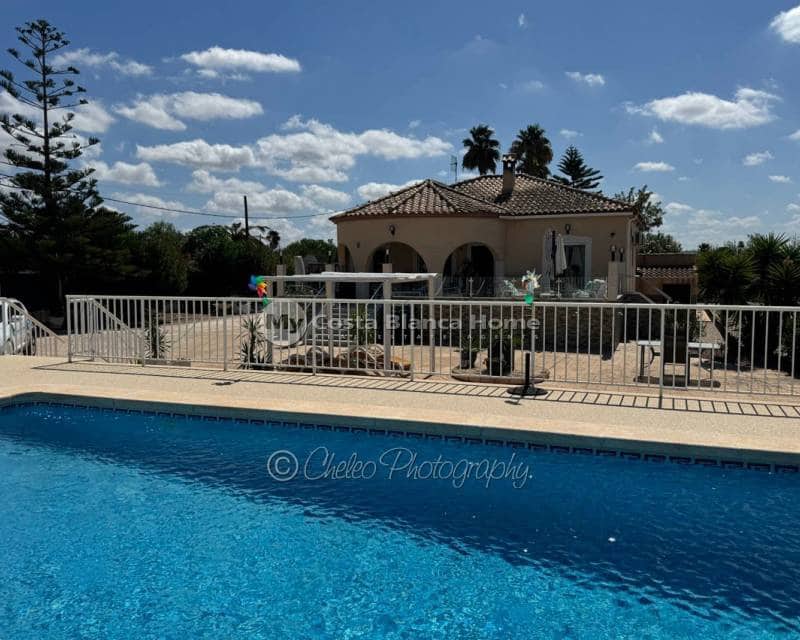 4 makuuhuone Huvila myytävänä paikassa Catral mukana uima-altaan - 369 995 € (Ref: 9235487)