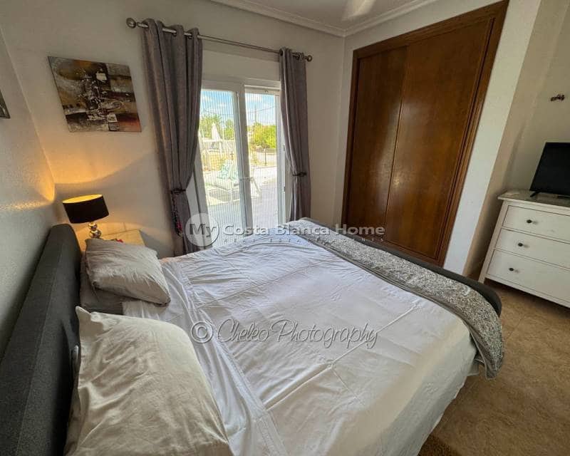 4 makuuhuone Huvila myytävänä paikassa Catral mukana uima-altaan - 369 995 € (Ref: 9235487)