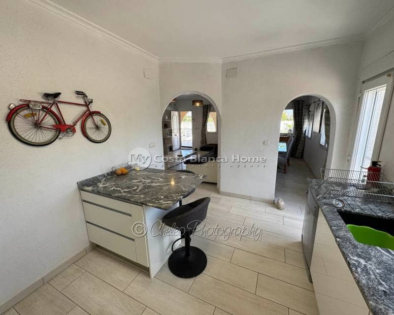 4 makuuhuone Huvila myytävänä paikassa Catral mukana uima-altaan - 369 995 € (Ref: 9235487)