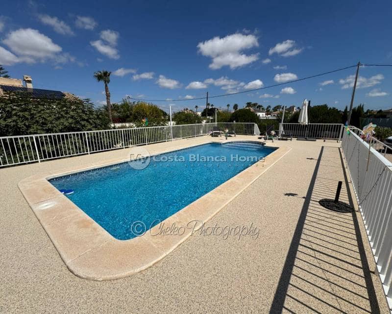 4 makuuhuone Huvila myytävänä paikassa Catral mukana uima-altaan - 369 995 € (Ref: 9235487)