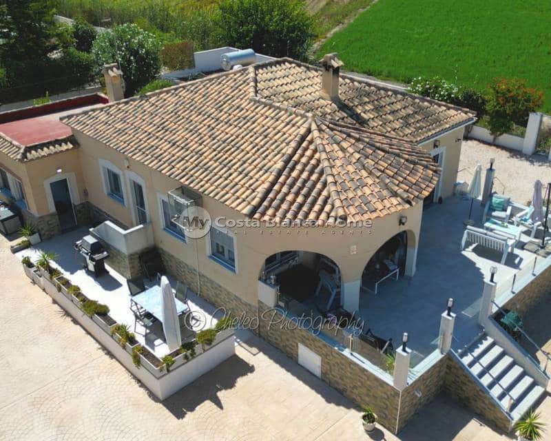 4 makuuhuone Huvila myytävänä paikassa Catral mukana uima-altaan - 369 995 € (Ref: 9235487)