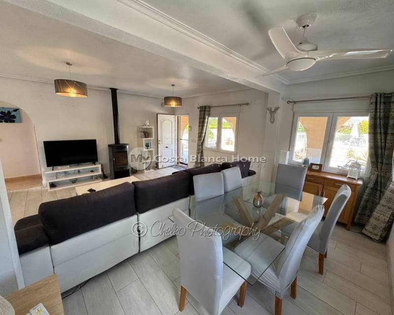 4 makuuhuone Huvila myytävänä paikassa Catral mukana uima-altaan - 369 995 € (Ref: 9235487)