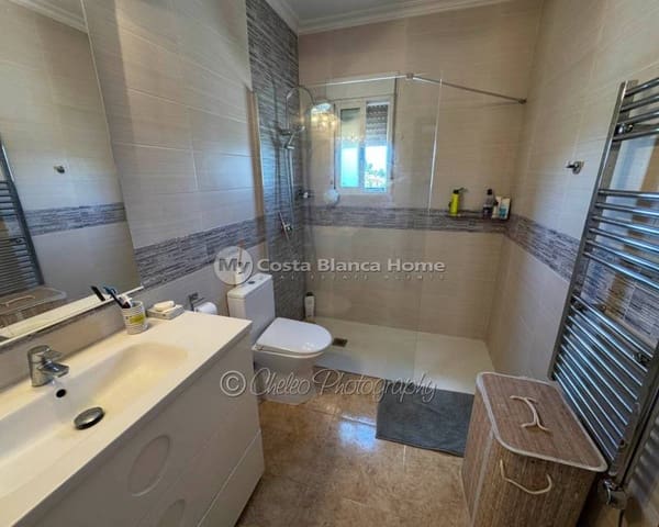 4 makuuhuone Huvila myytävänä paikassa Catral mukana uima-altaan - 369 995 € (Ref: 9235487)