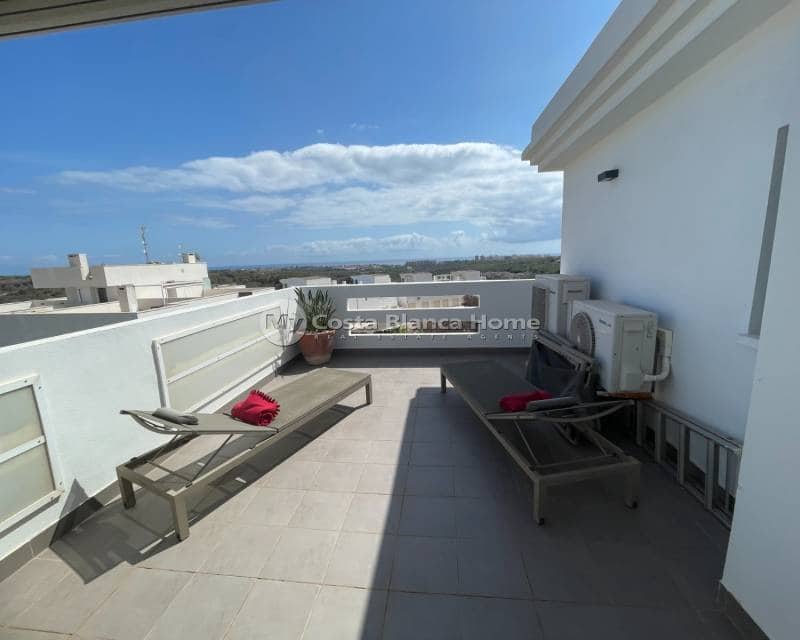 Kattohuoneisto myytävänä paikassa Las Ramblas Golf mukana uima-altaan - 399 000 € (Ref: 9282904)