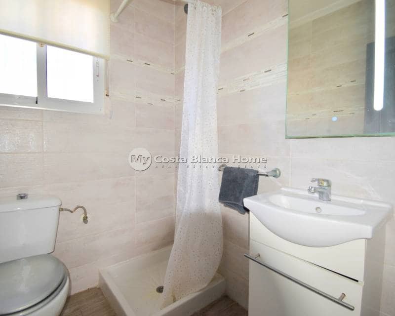 4 slaapkamer Villa te koop in Playa Flamenca met zwembad - € 399.000 (Ref: 9282905)