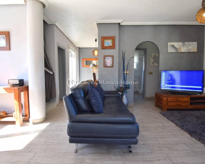 4 slaapkamer Villa te koop in Playa Flamenca met zwembad - € 399.000 (Ref: 9282905)