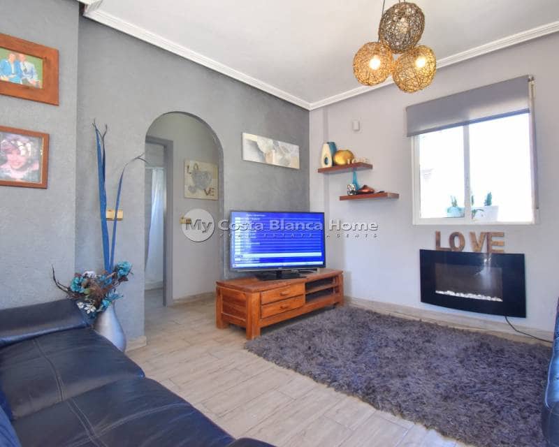 4 slaapkamer Villa te koop in Playa Flamenca met zwembad - € 399.000 (Ref: 9282905)