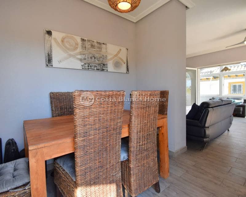 4 slaapkamer Villa te koop in Playa Flamenca met zwembad - € 399.000 (Ref: 9282905)