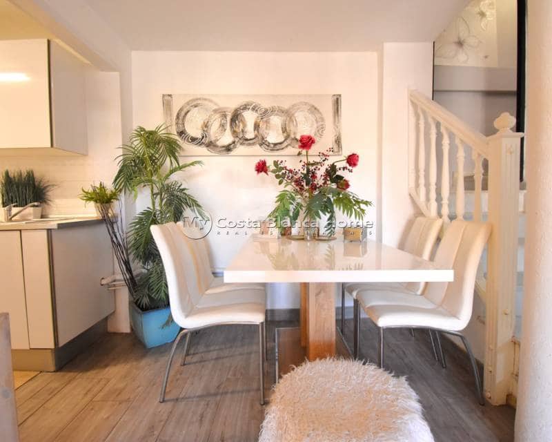 4 slaapkamer Villa te koop in Playa Flamenca met zwembad - € 399.000 (Ref: 9282905)