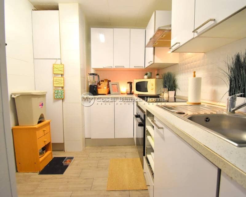 4 slaapkamer Villa te koop in Playa Flamenca met zwembad - € 399.000 (Ref: 9282905)