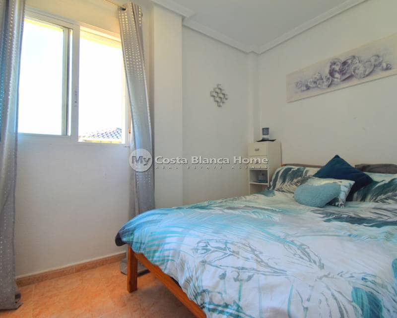 4 slaapkamer Villa te koop in Playa Flamenca met zwembad - € 399.000 (Ref: 9282905)