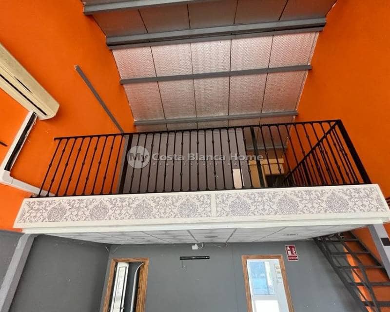 Local Commercial à vendre à Algorfa avec piscine - 100 000 € (Ref: 9282907)