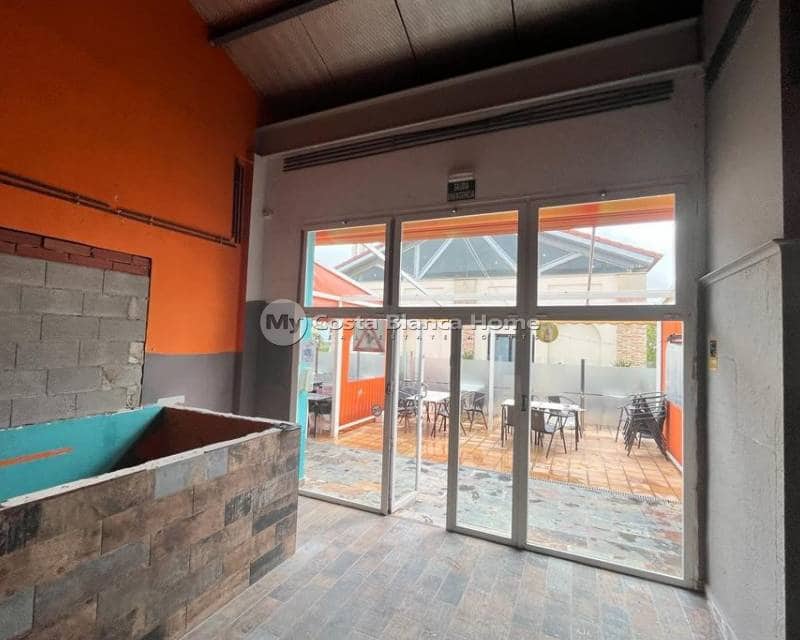 Local Commercial à vendre à Algorfa avec piscine - 100 000 € (Ref: 9282907)