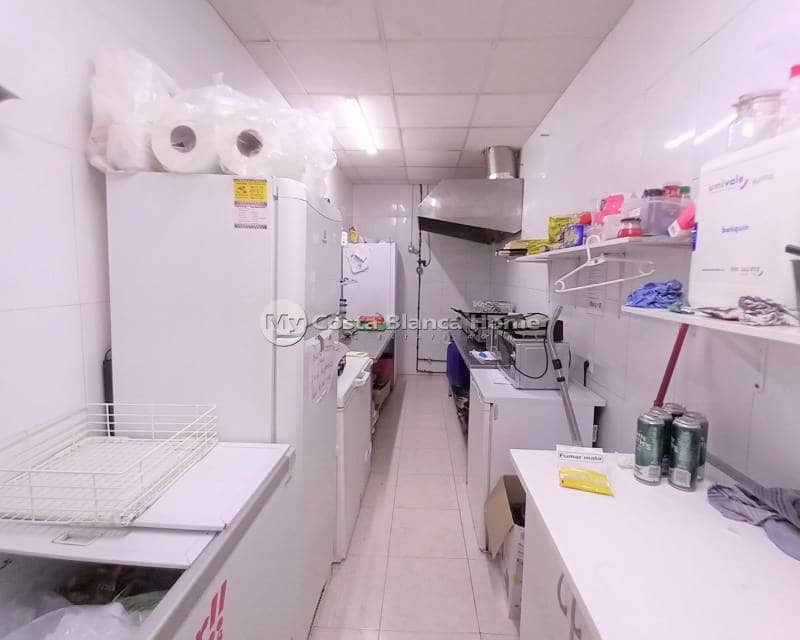 Erhverv til salg i Guardamar del Segura - € 200.000 (Ref: 9282908)