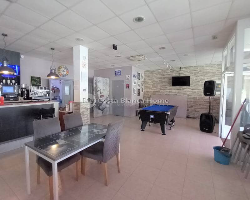 Erhverv til salg i Guardamar del Segura - € 200.000 (Ref: 9282908)