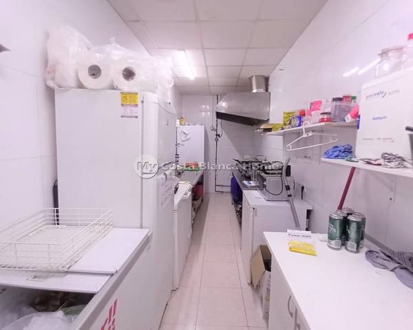 Erhverv til salg i Guardamar del Segura - € 200.000 (Ref: 9282908)