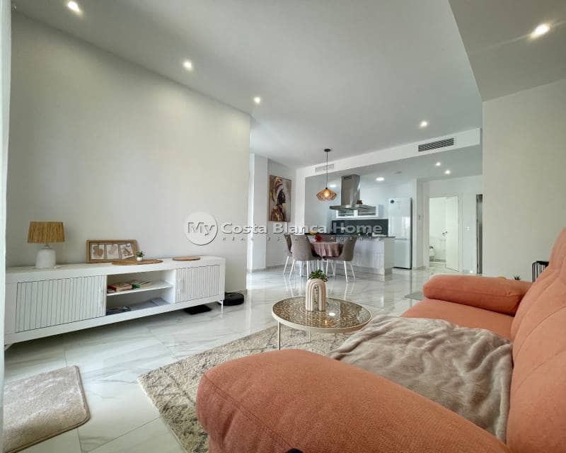 Chalet de 3 habitaciones en Benijófar en venta con piscina - 379.990 € (Ref: 9282915)