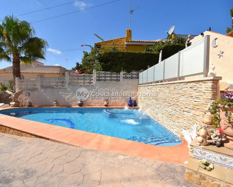 3 bedroom Villa for sale in Los Balcones with pool - € 310,000 (Ref: 9282916)