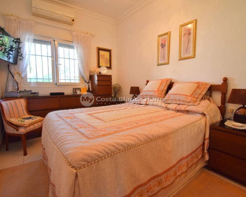 3 bedroom Villa for sale in Los Balcones with pool - € 310,000 (Ref: 9282916)