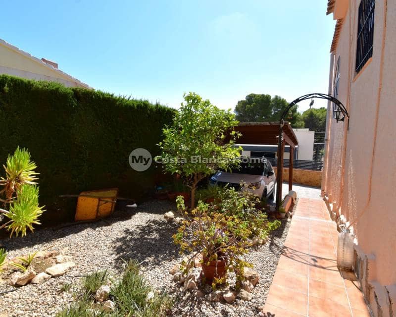 3 bedroom Villa for sale in Los Balcones with pool - € 310,000 (Ref: 9282916)