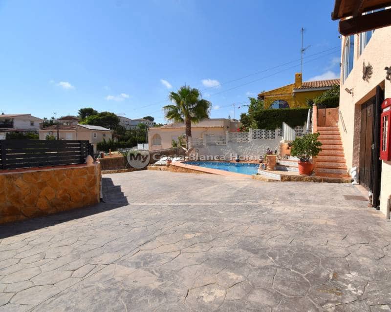 3 bedroom Villa for sale in Los Balcones with pool - € 310,000 (Ref: 9282916)