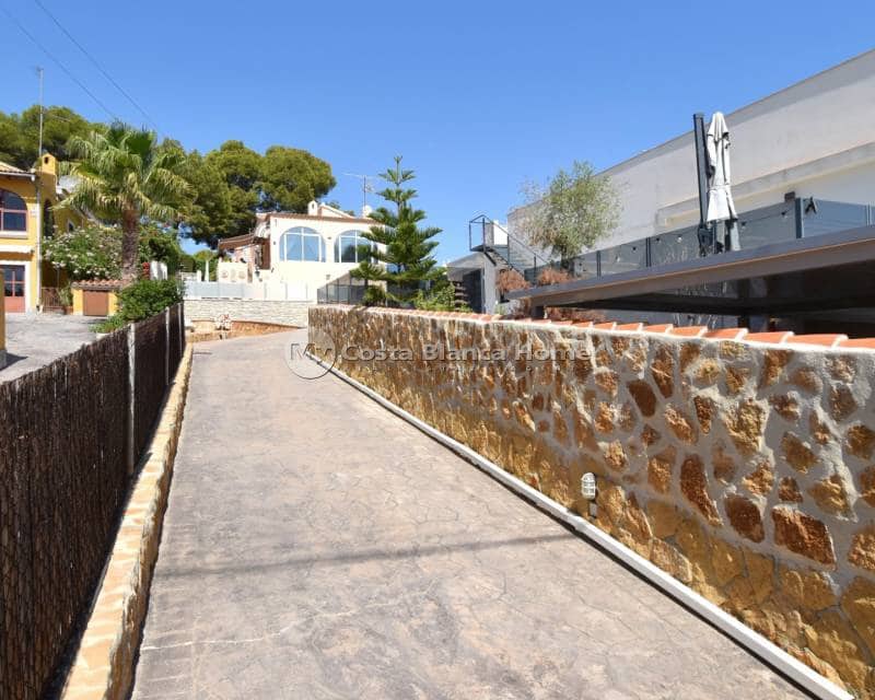 3 bedroom Villa for sale in Los Balcones with pool - € 310,000 (Ref: 9282916)