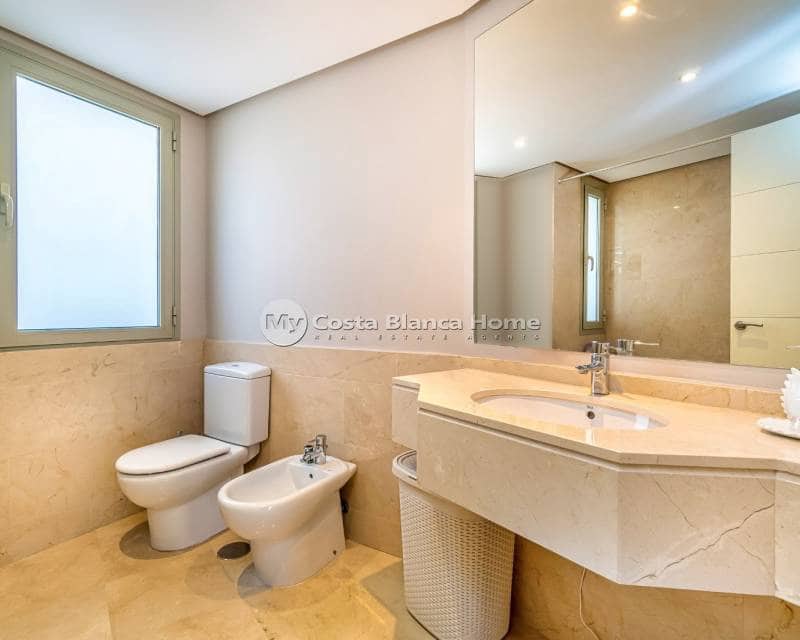 Apartamento de 3 habitaciones en Las Colinas Golf en venta con piscina - 345.000 € (Ref: 9282921)