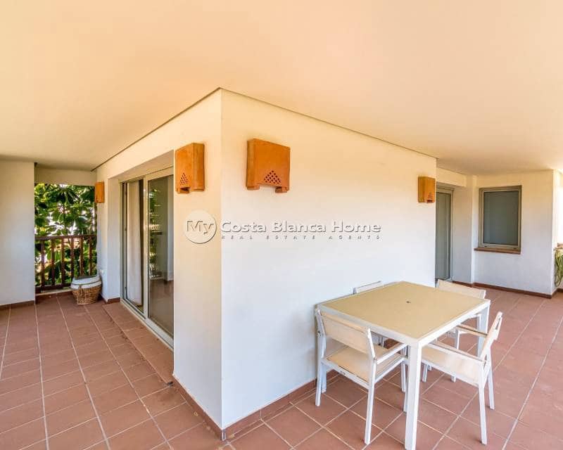 Apartamento de 3 habitaciones en Las Colinas Golf en venta con piscina - 345.000 € (Ref: 9282921)
