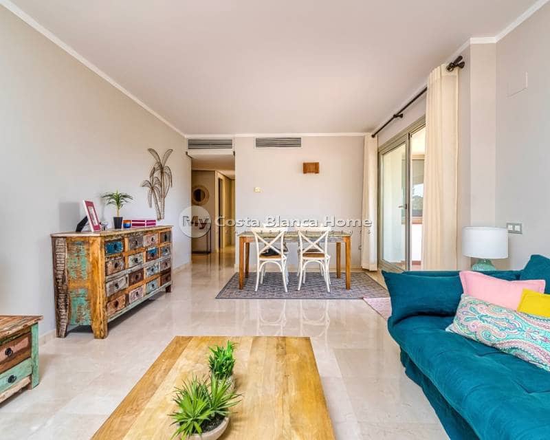 Apartamento de 3 habitaciones en Las Colinas Golf en venta con piscina - 345.000 € (Ref: 9282921)