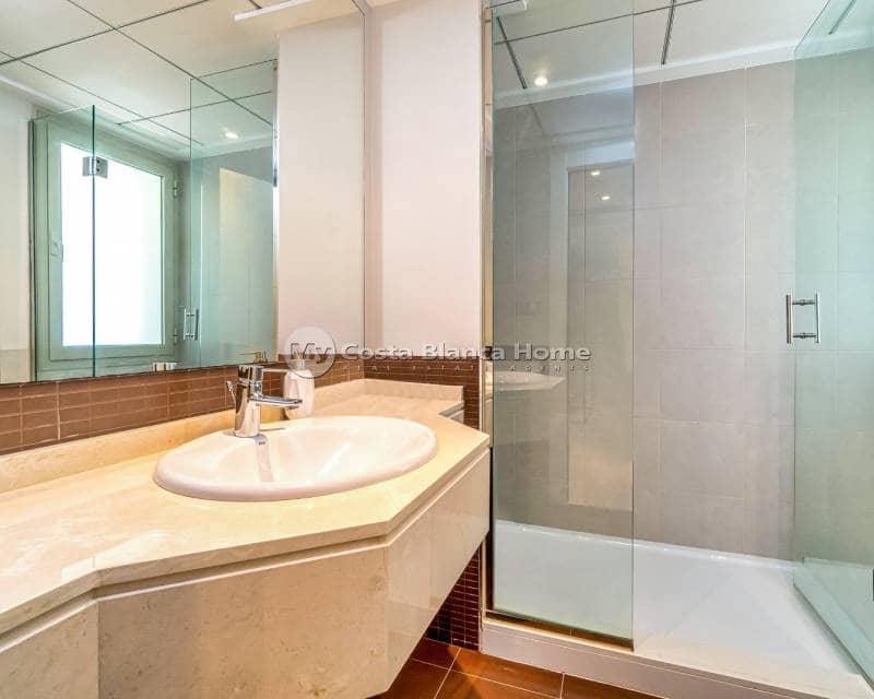 Apartamento de 3 habitaciones en Las Colinas Golf en venta con piscina - 345.000 € (Ref: 9282921)