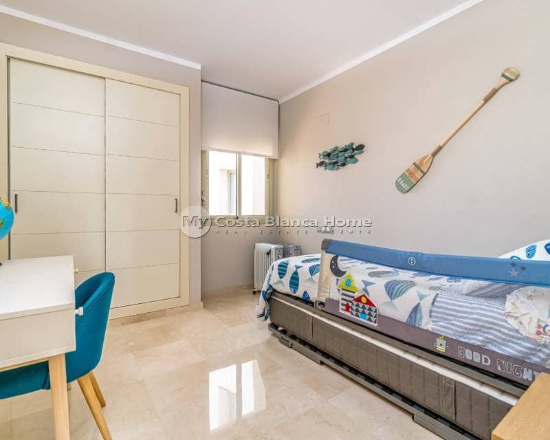 Apartamento de 3 habitaciones en Las Colinas Golf en venta con piscina - 345.000 € (Ref: 9282921)