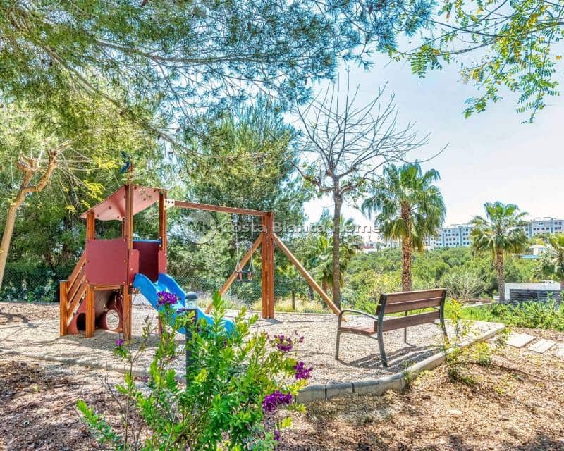 Apartamento de 3 habitaciones en Las Colinas Golf en venta con piscina - 345.000 € (Ref: 9282921)