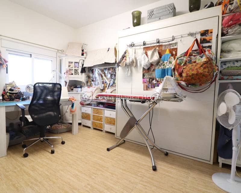 3 sypialnia Finka/Dom wiejski na sprzedaż w La Campaneta z basenem - 375 000 € (Ref: 9282922)