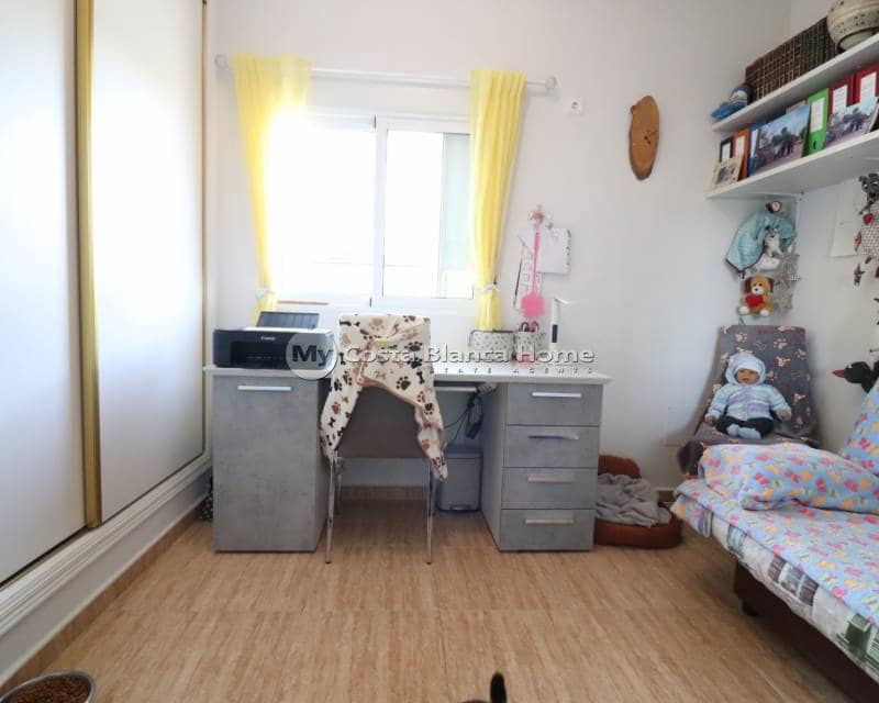 3 sypialnia Finka/Dom wiejski na sprzedaż w La Campaneta z basenem - 375 000 € (Ref: 9282922)