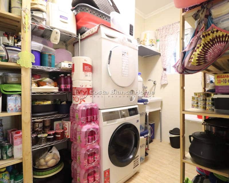 3 sypialnia Finka/Dom wiejski na sprzedaż w La Campaneta z basenem - 375 000 € (Ref: 9282922)