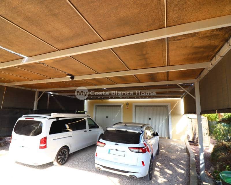 3 sypialnia Finka/Dom wiejski na sprzedaż w La Campaneta z basenem - 375 000 € (Ref: 9282922)