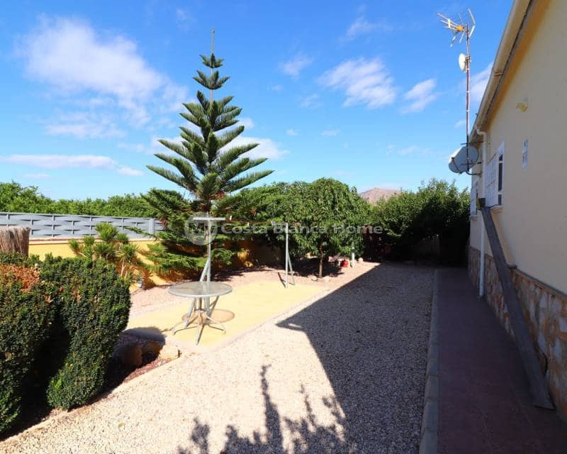 3 sypialnia Finka/Dom wiejski na sprzedaż w La Campaneta z basenem - 375 000 € (Ref: 9282922)