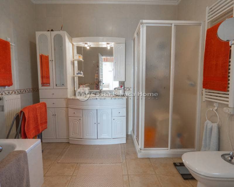 5 bedroom Villa for sale in Ciudad Quesada with pool - € 499,000 (Ref: 9420550)