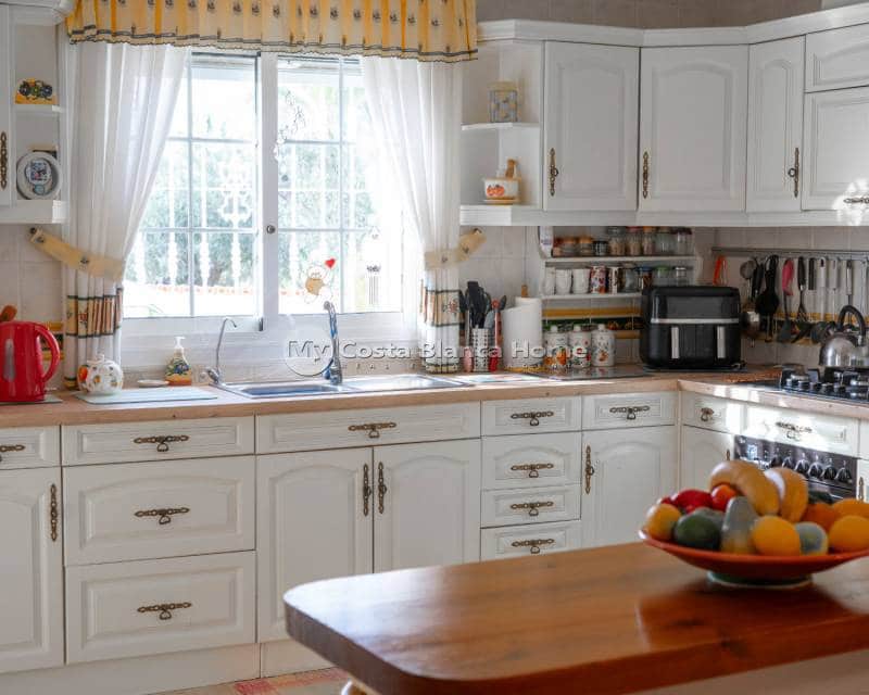 5 bedroom Villa for sale in Ciudad Quesada with pool - € 499,000 (Ref: 9420550)