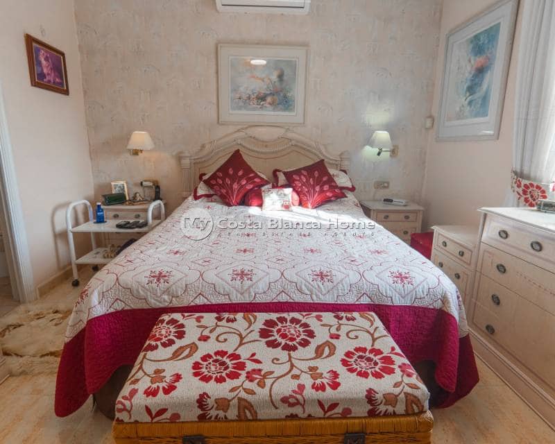 5 bedroom Villa for sale in Ciudad Quesada with pool - € 499,000 (Ref: 9420550)