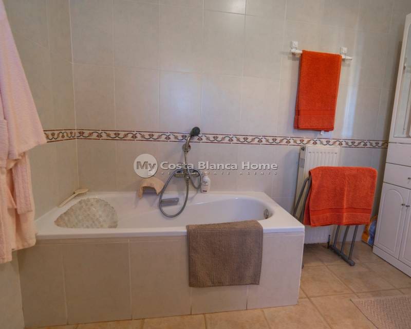 5 bedroom Villa for sale in Ciudad Quesada with pool - € 499,000 (Ref: 9420550)