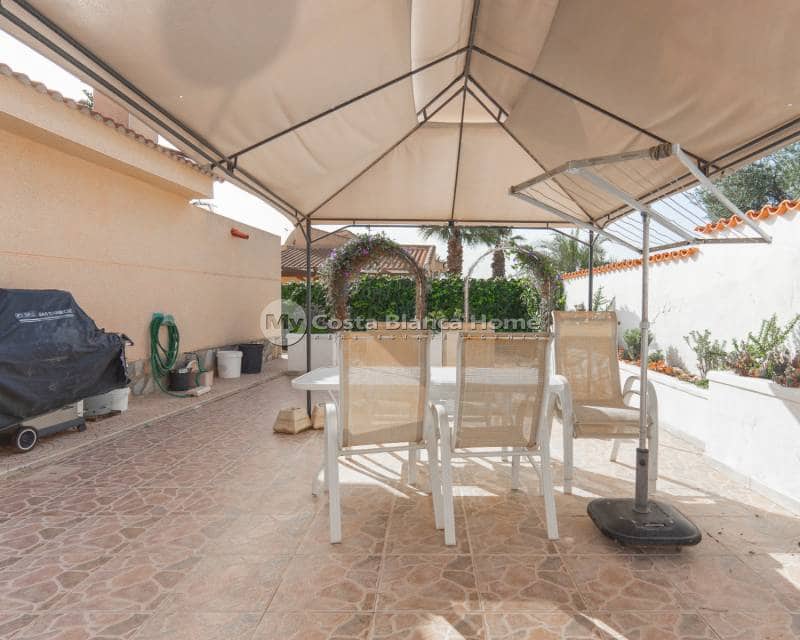 5 bedroom Villa for sale in Ciudad Quesada with pool - € 499,000 (Ref: 9420550)