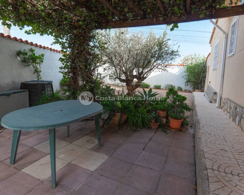 5 bedroom Villa for sale in Ciudad Quesada with pool - € 499,000 (Ref: 9420550)