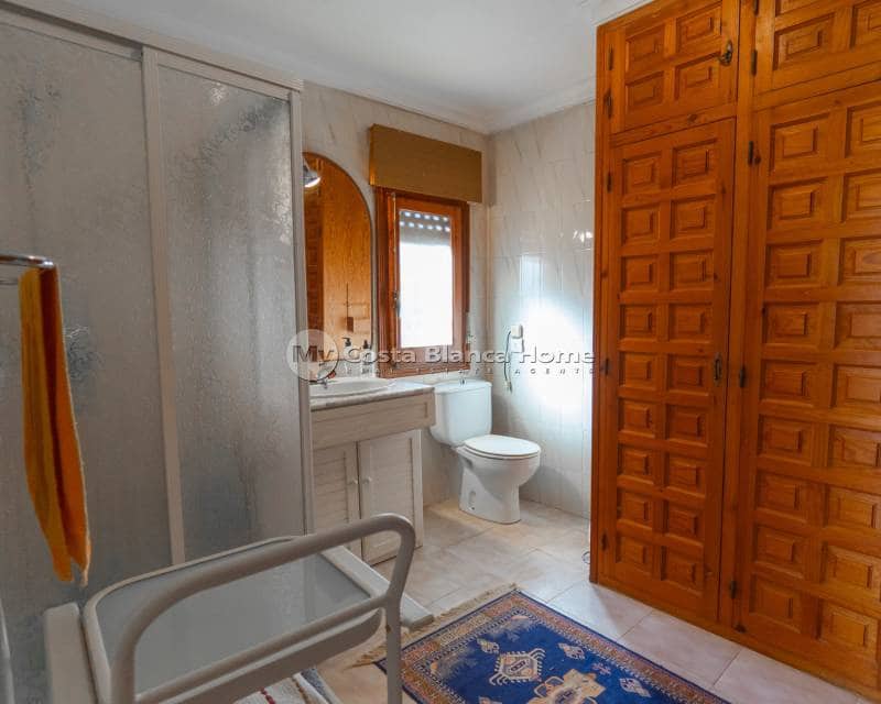 5 bedroom Villa for sale in Ciudad Quesada with pool - € 499,000 (Ref: 9420550)