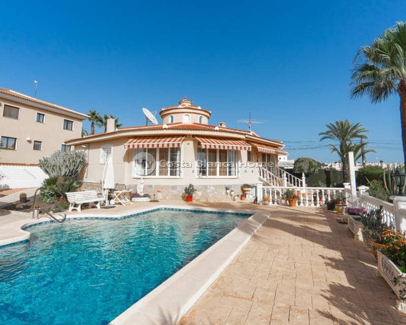 5 bedroom Villa for sale in Ciudad Quesada with pool - € 499,000 (Ref: 9420550)