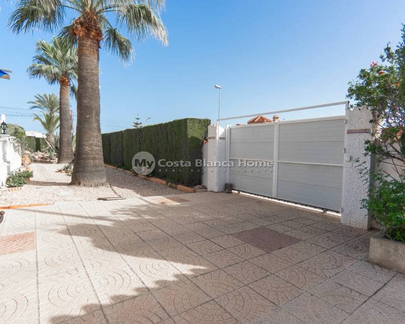 5 bedroom Villa for sale in Ciudad Quesada with pool - € 499,000 (Ref: 9420550)